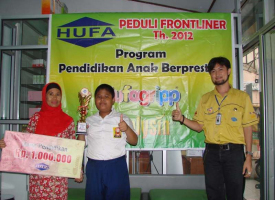 JKT-8.Ap_..Insan-Farma-Depok-Baru.-Frontliner-Ibu-Tri-Nurjahjani-Anak-Affan-Rizky-